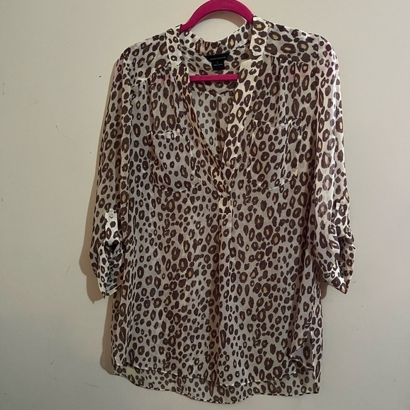 Moda Tops - Moda cheetah print size large 100 percent polyester colors brown yellow cream.
